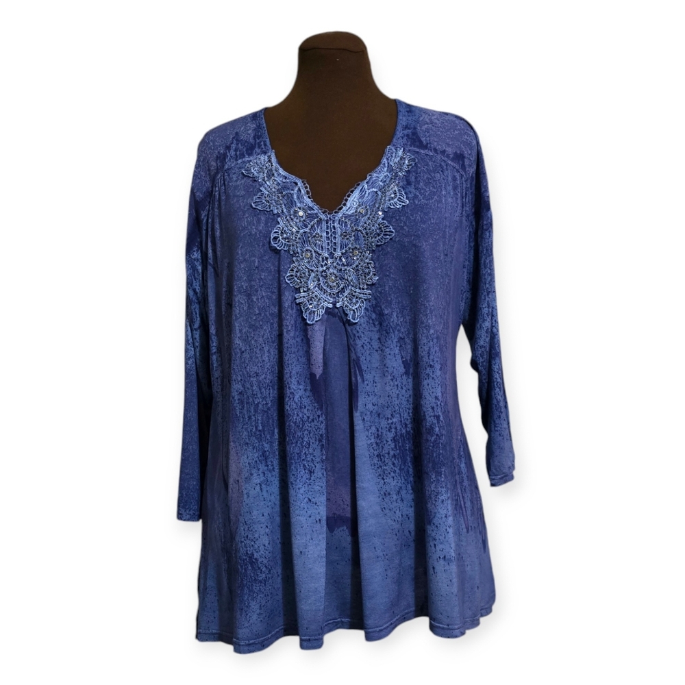 One World Blue Lace Applique Quarter Sleeve Top Woman Size L
